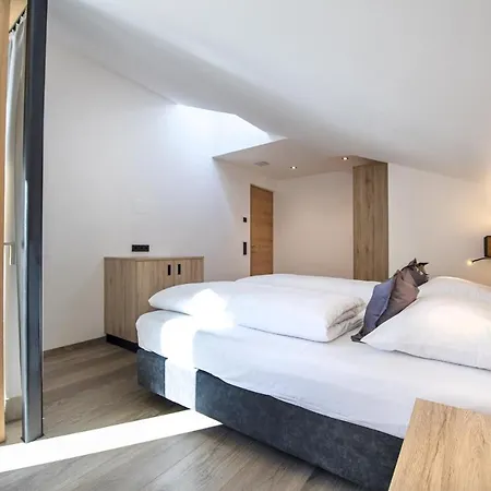 Dami Apartment
