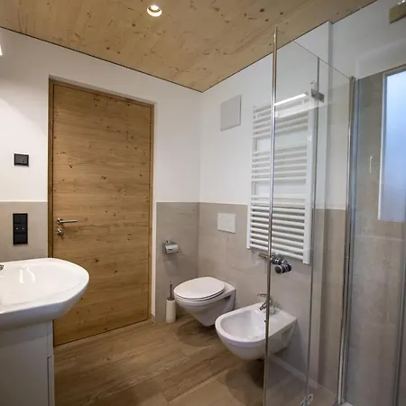 Dami Apartment *
